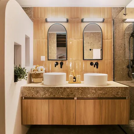 Semesterbostad Rizes Traditional House *