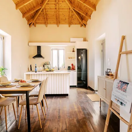 Rizes Traditional House Case de vacanță