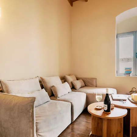 Rizes Traditional House * Fánai